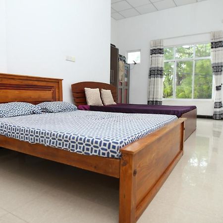 Sujee'S Guest House With Two Bed Rooms Anuradhapura Kültér fotó