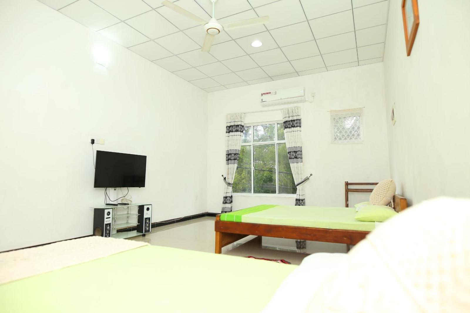 Sujee'S Guest House With Two Bed Rooms Anuradhapura Kültér fotó